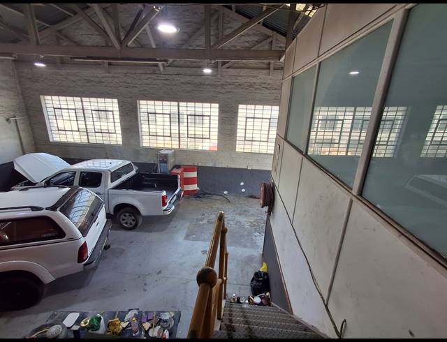433M² WAREHOUSE TO LET IN ARCADIA